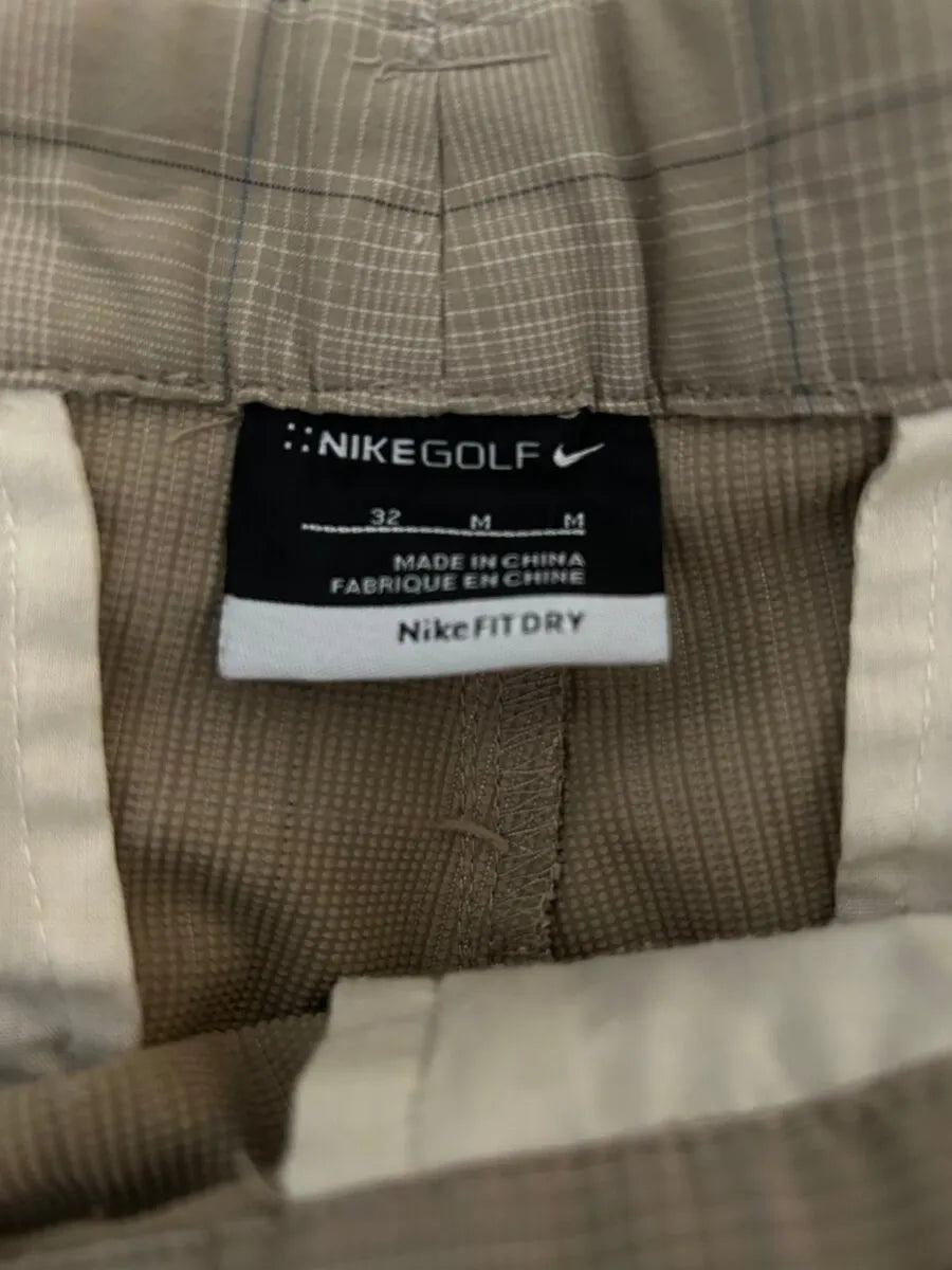 Classic Nike Shorts (M/32)